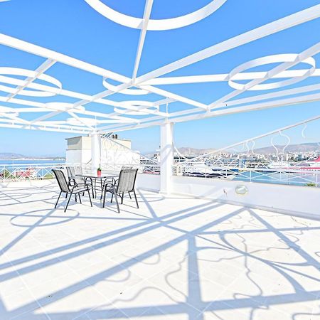 Charming Apartment With A Sea View Terrace Pireo Esterno foto