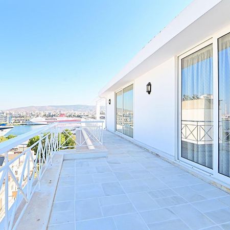 Charming Apartment With A Sea View Terrace Pireo Esterno foto