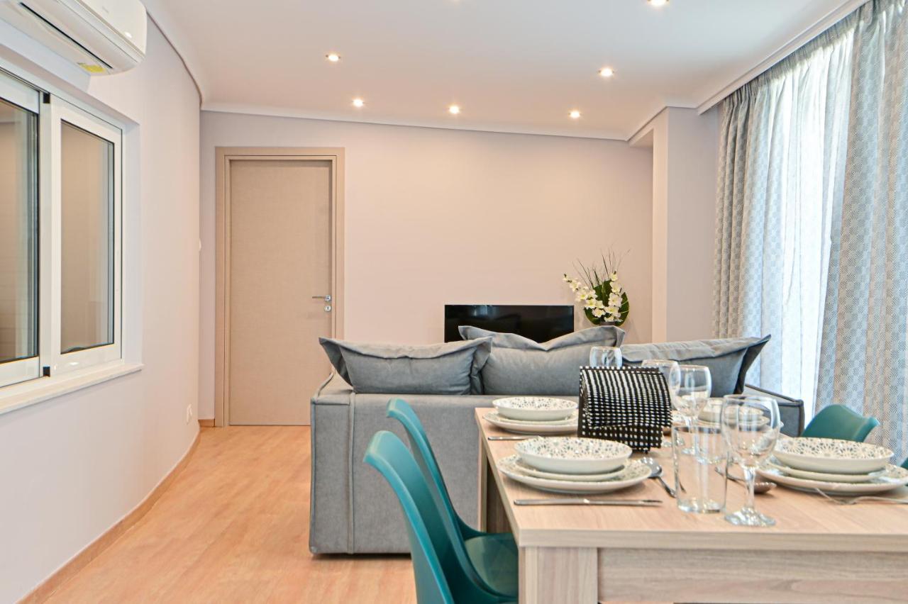 Charming Apartment With A Sea View Terrace Pireo Esterno foto