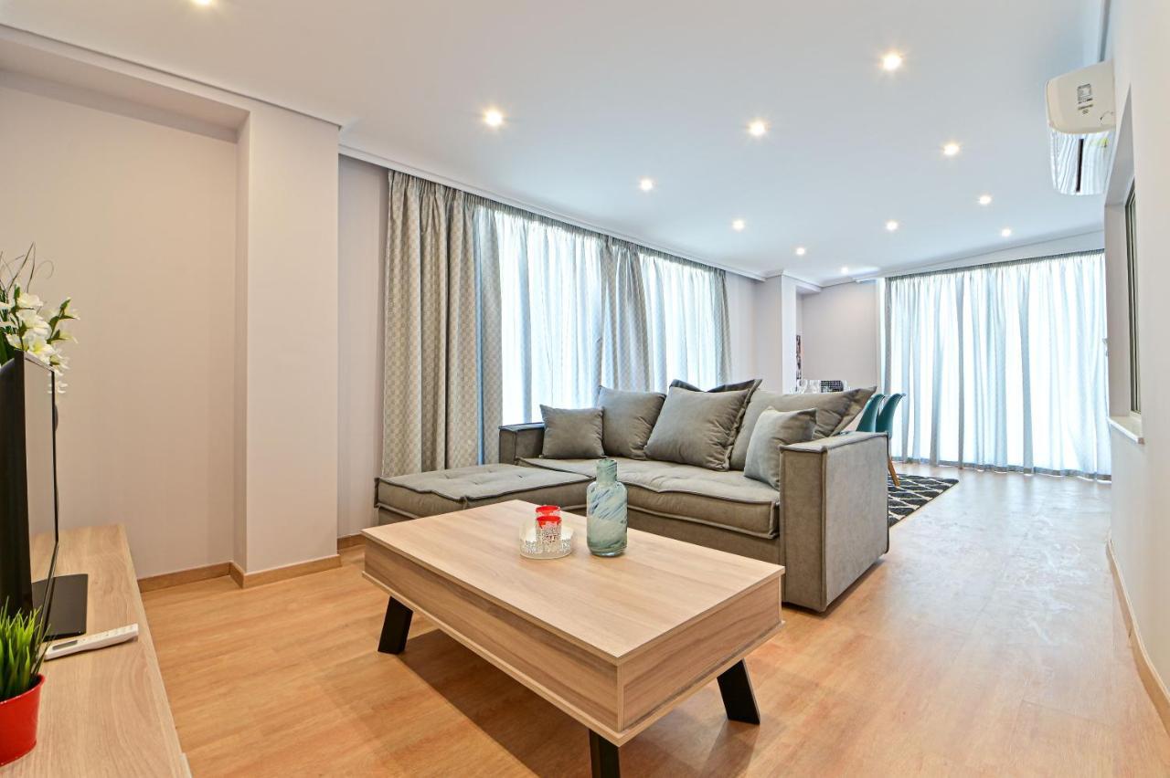 Charming Apartment With A Sea View Terrace Pireo Esterno foto
