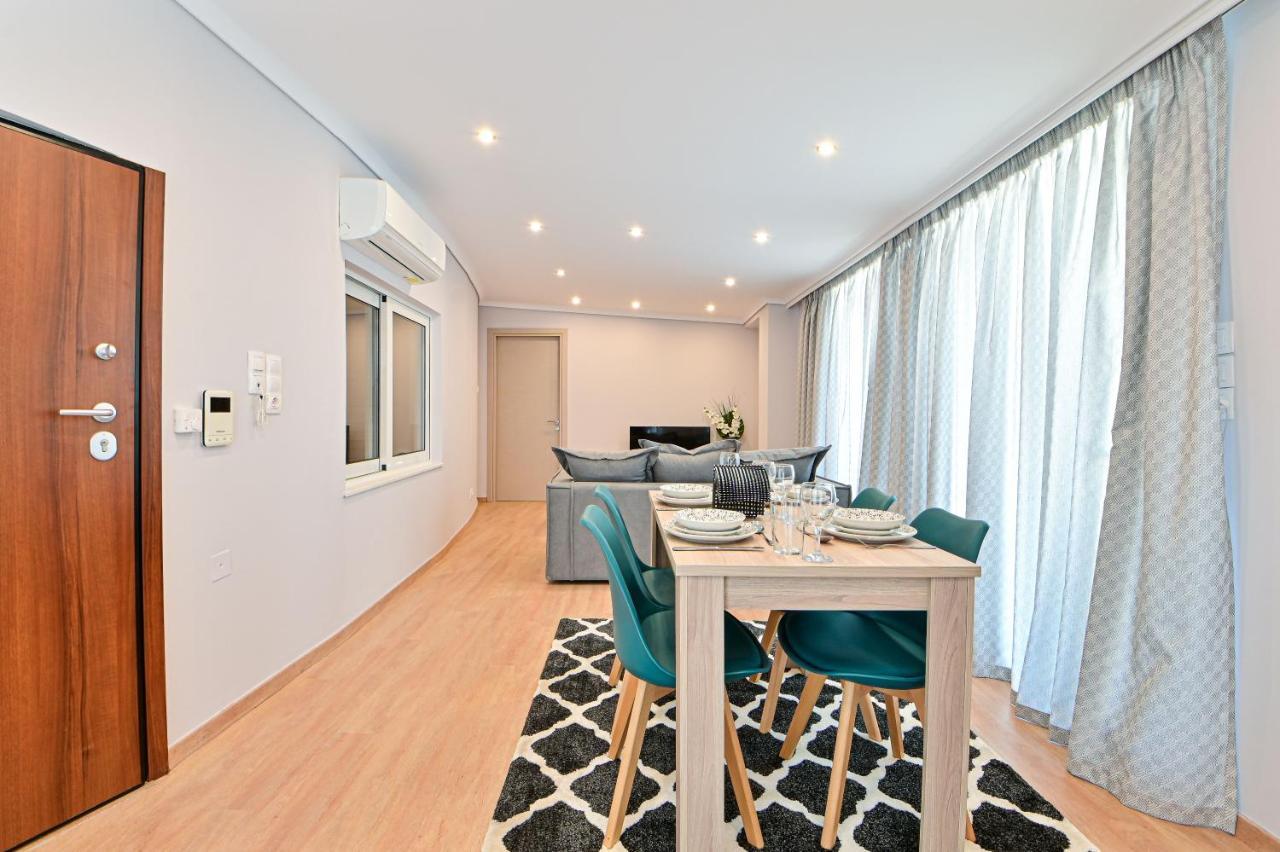 Charming Apartment With A Sea View Terrace Pireo Esterno foto