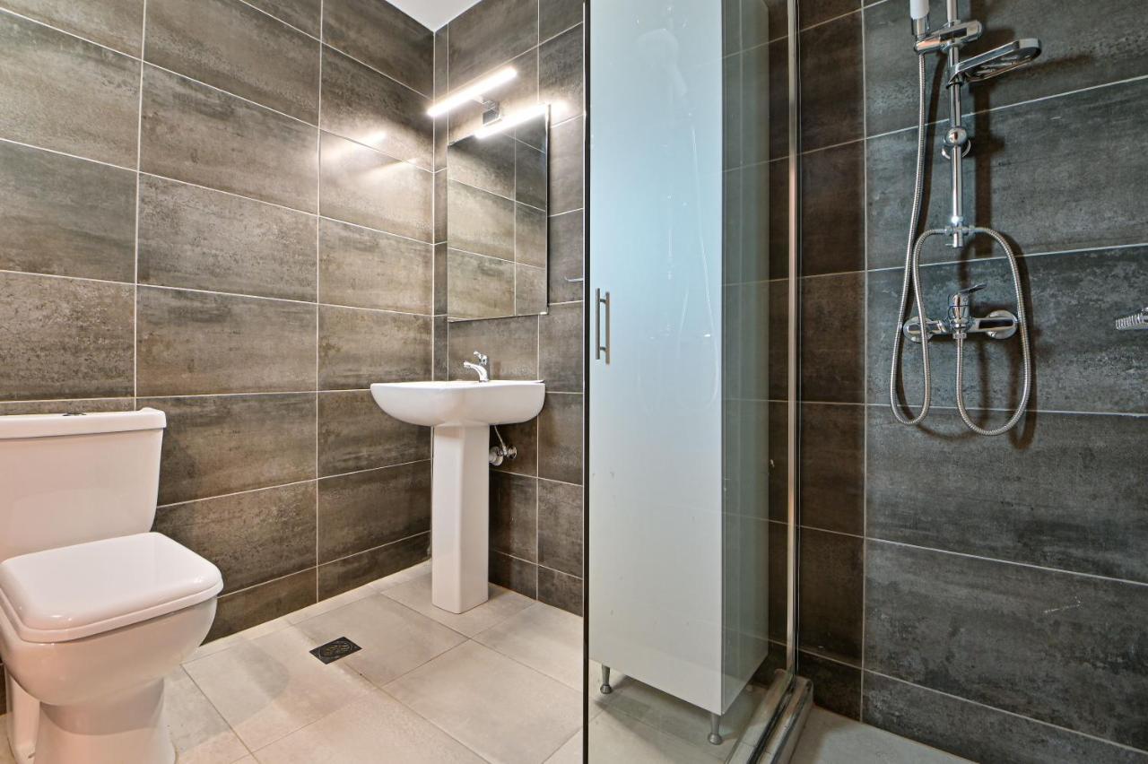 Charming Apartment With A Sea View Terrace Pireo Esterno foto